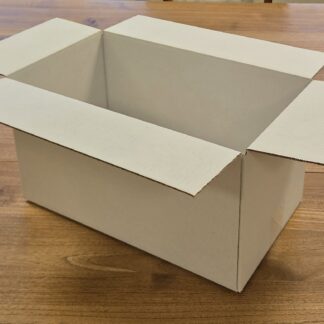 Kartonnen doos enkele golf (B) wit OP=OP | 381 x 216 x 207 mm