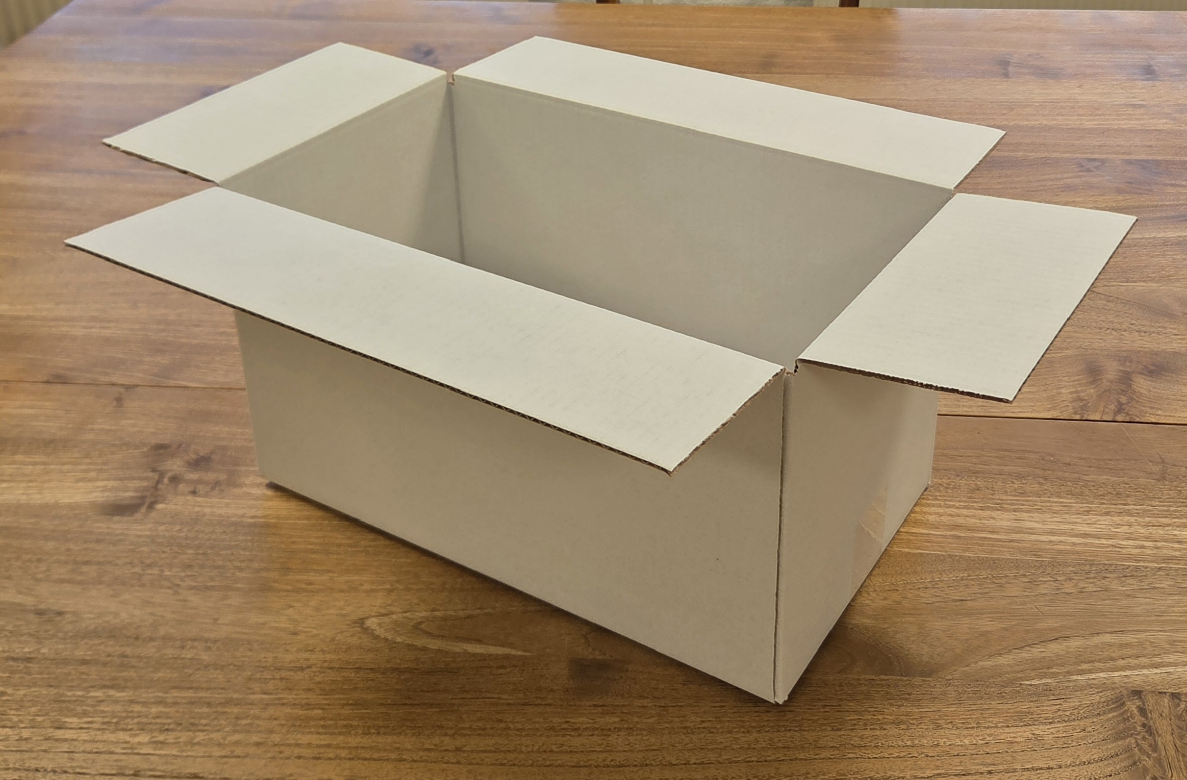 Kartonnen doos enkele golf (B) wit OP=OP | 381 x 216 x 207 mm